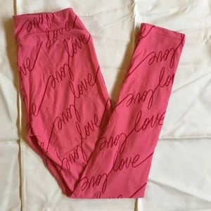 LuLaRoe OS Leggings Valentines Day Love pattern.